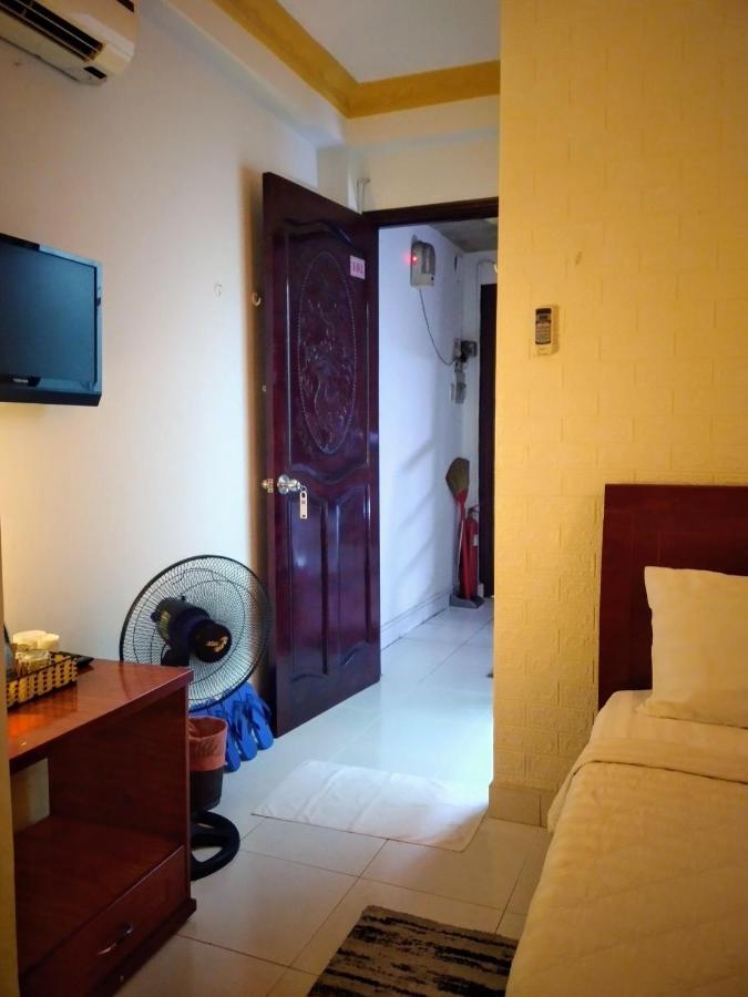 Guest House Uttrang Thành Pho Ho Chí Minh Esterno foto