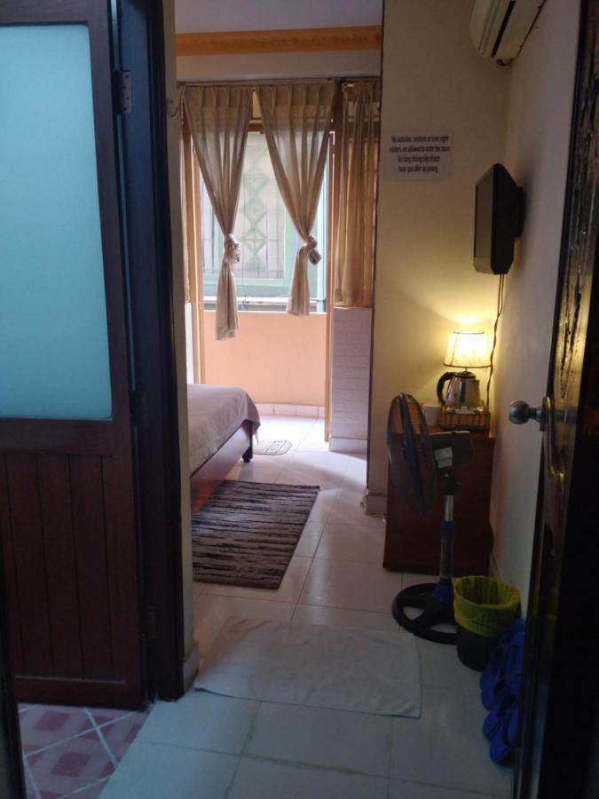 Guest House Uttrang Thành Pho Ho Chí Minh Esterno foto