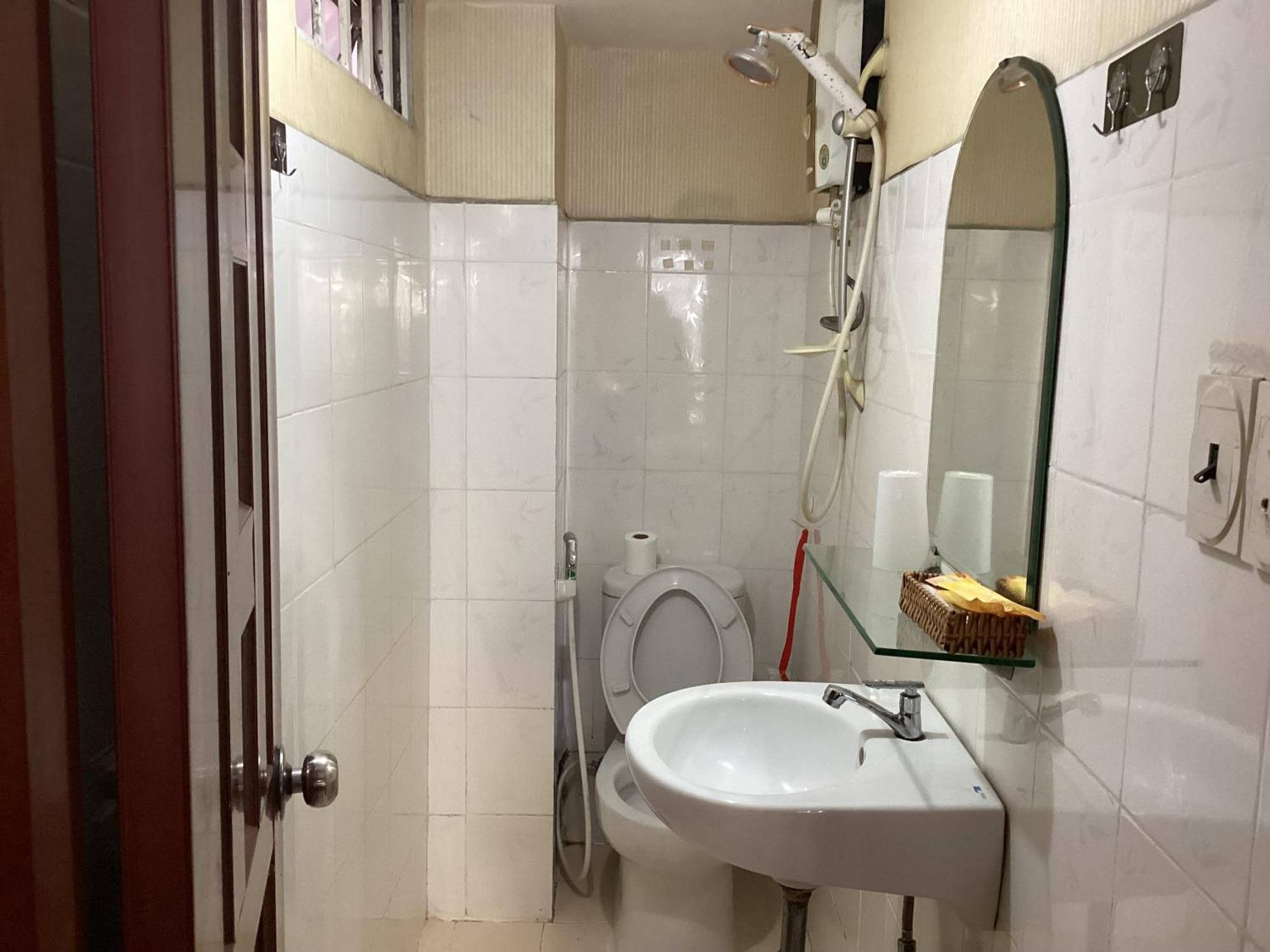 Guest House Uttrang Thành Pho Ho Chí Minh Esterno foto
