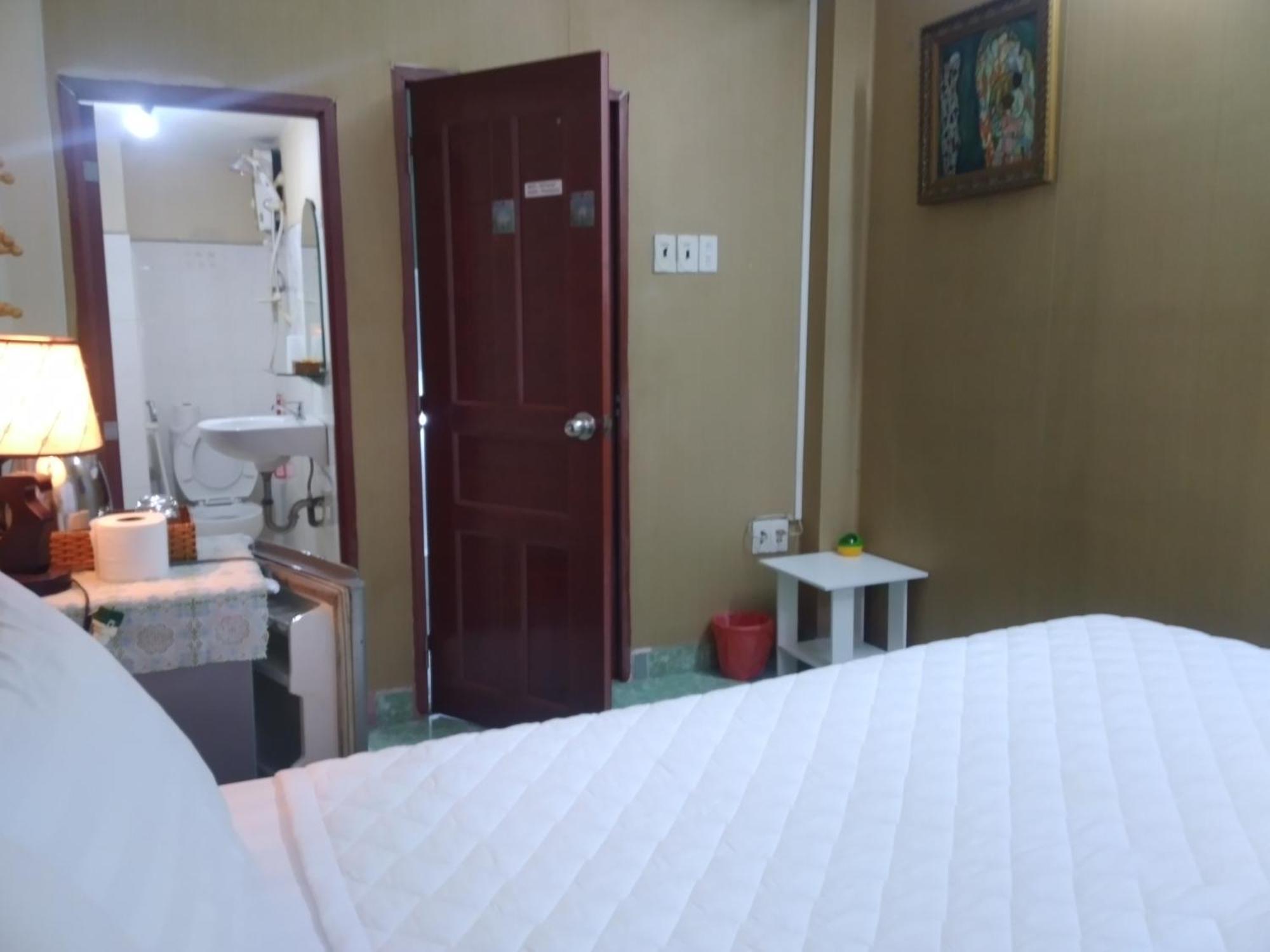 Guest House Uttrang Thành Pho Ho Chí Minh Esterno foto